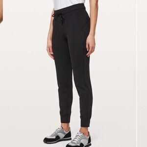 Lululemon Ready To Rulu Pant *29"
Black 2